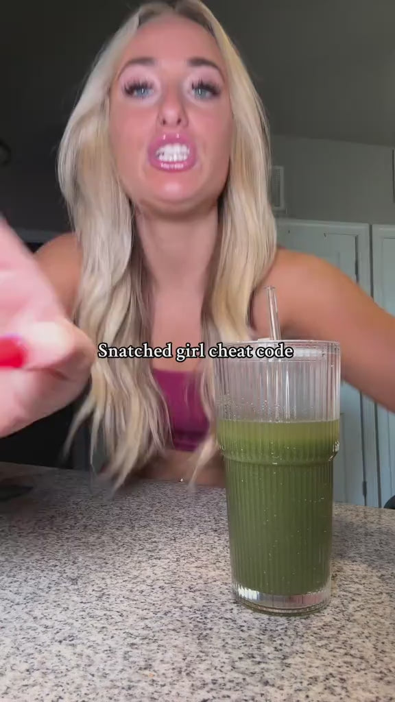 Woman describing the positive effects of using Hona Fiber + Greens for appetite control and weight management.