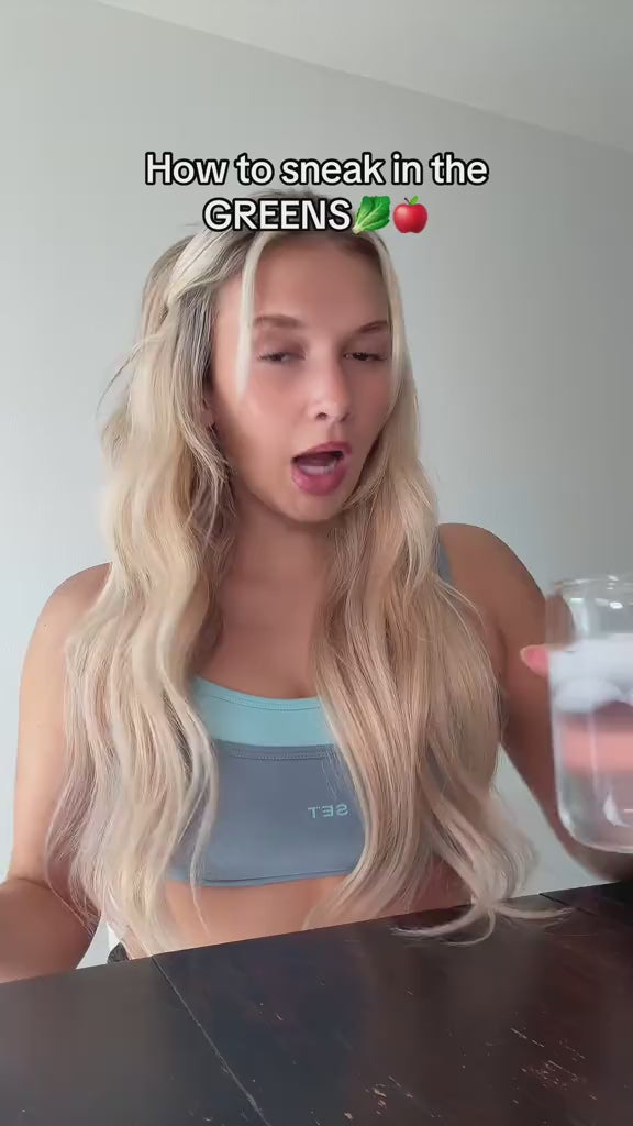 Woman describing the positive effects of using Hona Fiber + Greens.