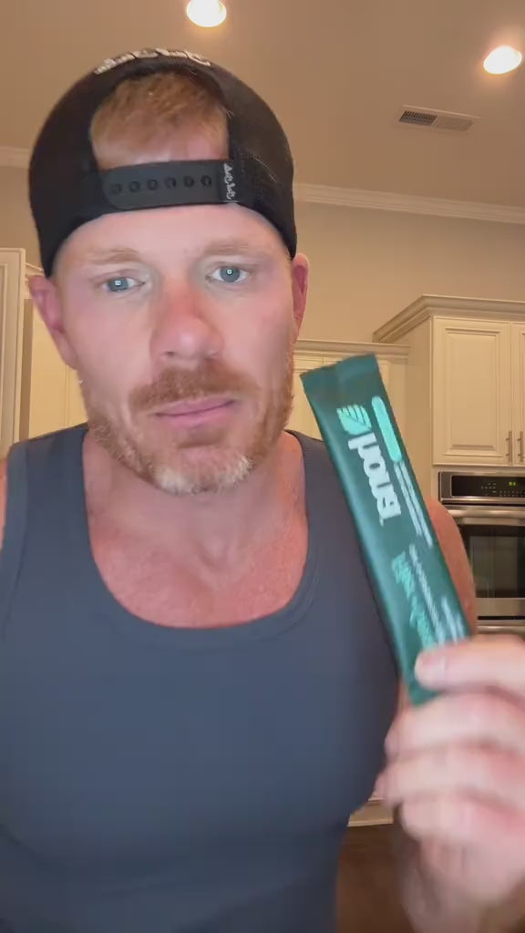 Man describing the benefits of Hona Fiber + Greens.
